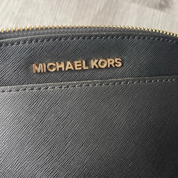 Michael Kors Crossbody Purse - Picture 5 of 8